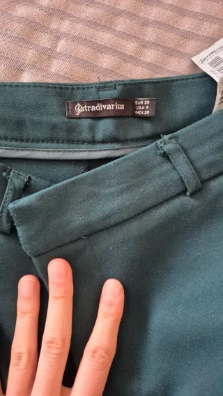 Pantalones chinos Stradivarius verdes