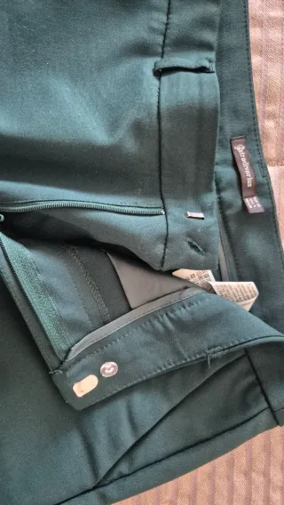 Pantalones chinos Stradivarius verdes