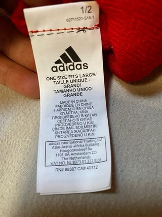 Gorro Adidas auténtico con pompón