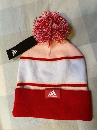 Gorro Adidas auténtico con pompón