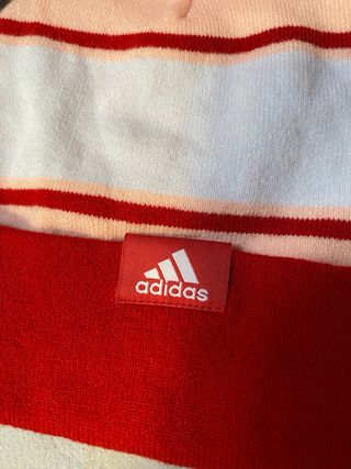 Gorro Adidas auténtico con pompón