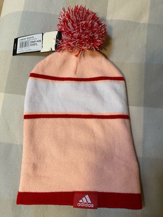 Gorro Adidas auténtico con pompón
