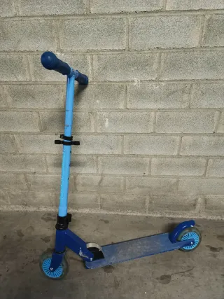 Patín plegable con luces en ruedas