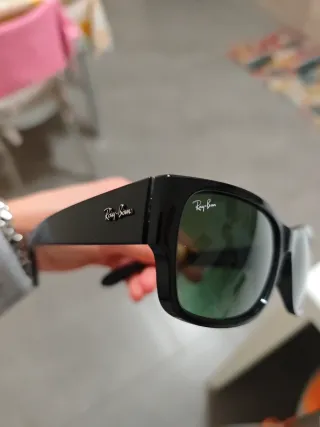 Occhiali Ray-Ban neri usati poco