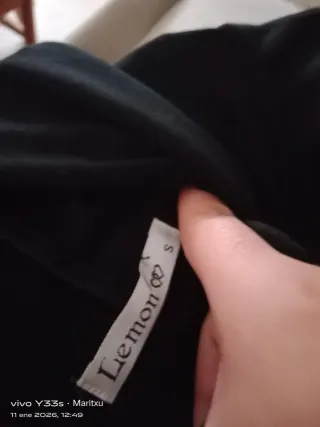 Sudadera negra corta