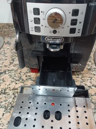 Cafetera DeLonghi Magnífica S Automática