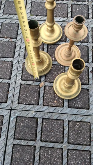 Juego de 4 candelabros antiguos de latón lo.po,30€