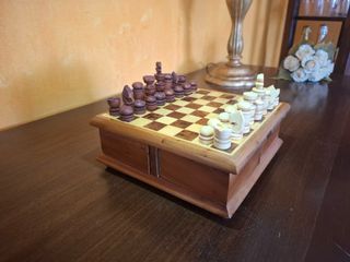 Ajedrez de madera con caja