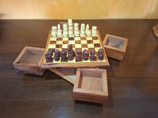 Ajedrez de madera con caja