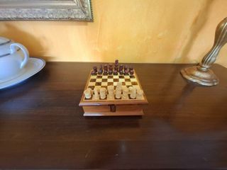Ajedrez de madera con caja
