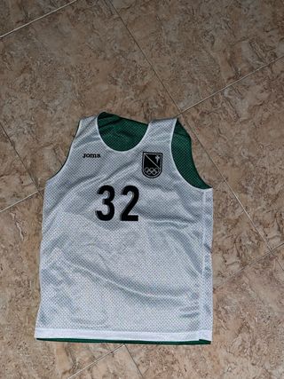 Equipación deportiva Joma verde y blanca Talla M