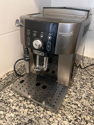 Cafetera Delonghi Magnifica S Smart