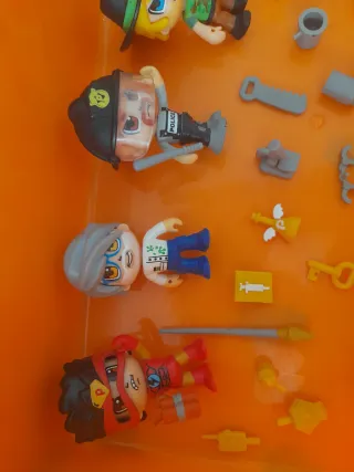 Figuras Pin y Pon + Patinetes