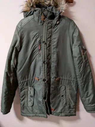 Abrigo estilo militar verde