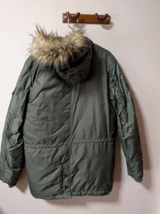 Abrigo estilo militar verde