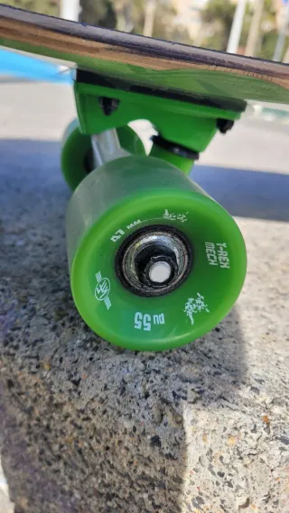 Monopatín T-Rex Mech Verde