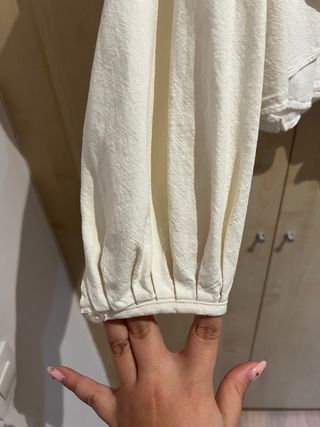 Blusa Zara volantes romántica crema