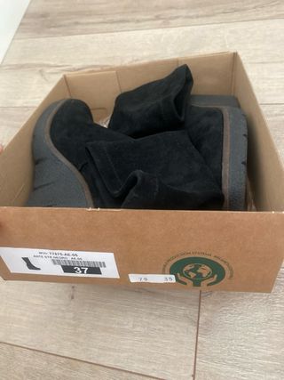 Botines de cuña negros