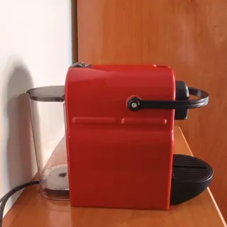 Cafetera Nespresso Krups Roja
