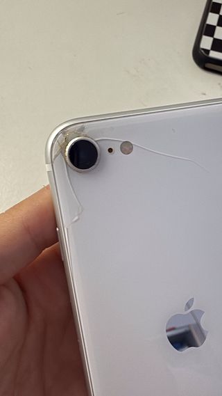 iPhone SE 128GB + 7 custodie