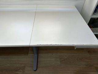 Mesa de despacho en L blanca y gris