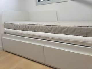Cama compacta Ikea blanca con cajones