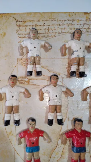 Antichi pupazzi da calcio balilla