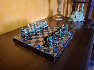 Ajedrez decorativo figuras étnicas
