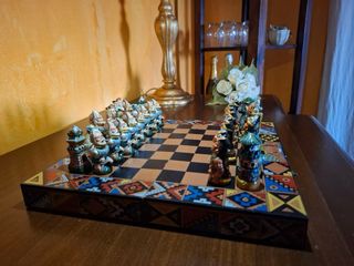 Ajedrez decorativo figuras étnicas