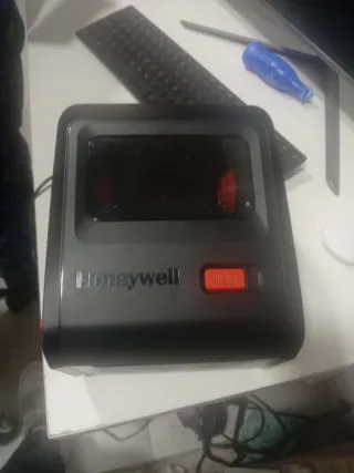 Impresora de etiquetas Honeywell Negra