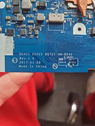 Placa Base Lenovo y palmrest (anclaje dañado)