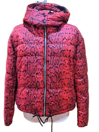 Chaqueta acolchada estampada serpiente