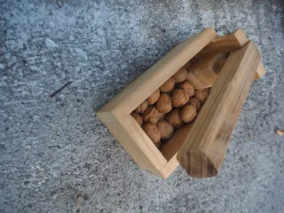 Cascanueces de madera artesanal