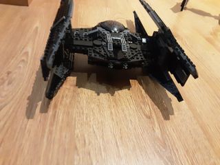 Nave Star Wars Kylo Ren compatible