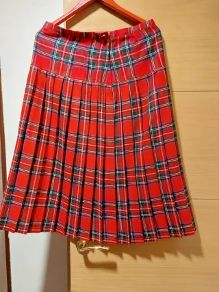 Falda escocesa vintage roja