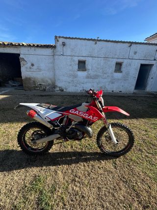 Moto Enduro Gas Gas EC300 2T del 2018.