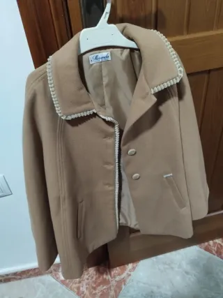 Capa marrón sin usar NIÑA