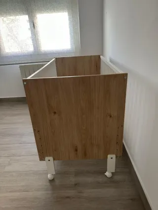 Cuna de bebé madera y blanca