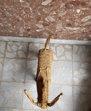 Burrito de mimbre hecho a mano