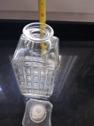 Licorera de cristal labrada