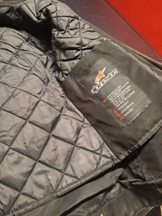 Chaqueta de moto negra