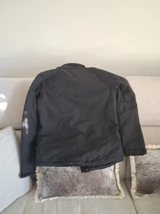 Cortavientos Quechua mujer negro detalles morados