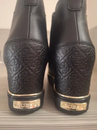 Botín Guess Negro Talla 41