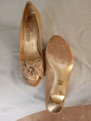 Zapatos de tacón Patricia Villanueva dorados T38