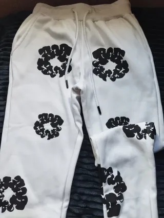 Sudadera con capucha y estampado