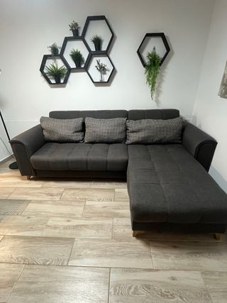 Divano Chaise Longue Grigio. Divano letto.