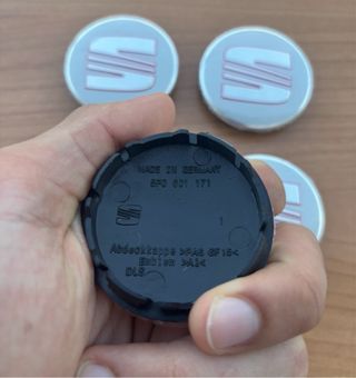 Tapabujes Seat 56mm Gris Plata (4 uds)