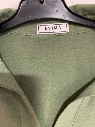 Pantalones verdes anchos