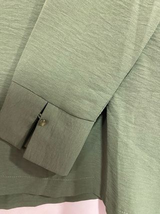 Pantalones verdes anchos