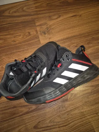 Zapatillas Adidas Negras y Rojas Originales 46,2/3